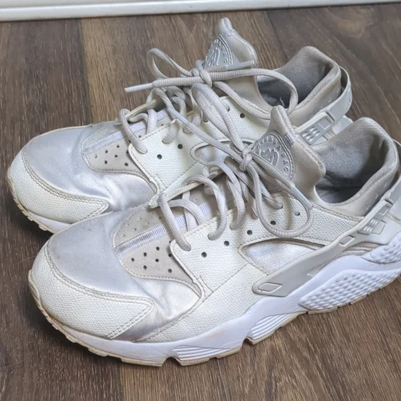 Nike Huarache Shoes white silver leather GUC 9.5 - Picture 7 of 7